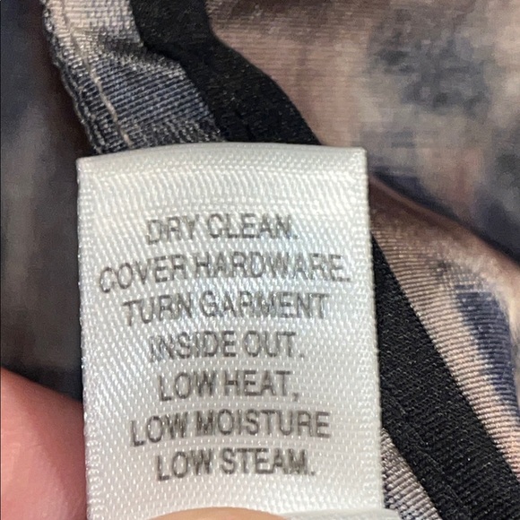 St. John Leopard Print Hooded Lightweight Jacket size medium - Picture 8 of 11